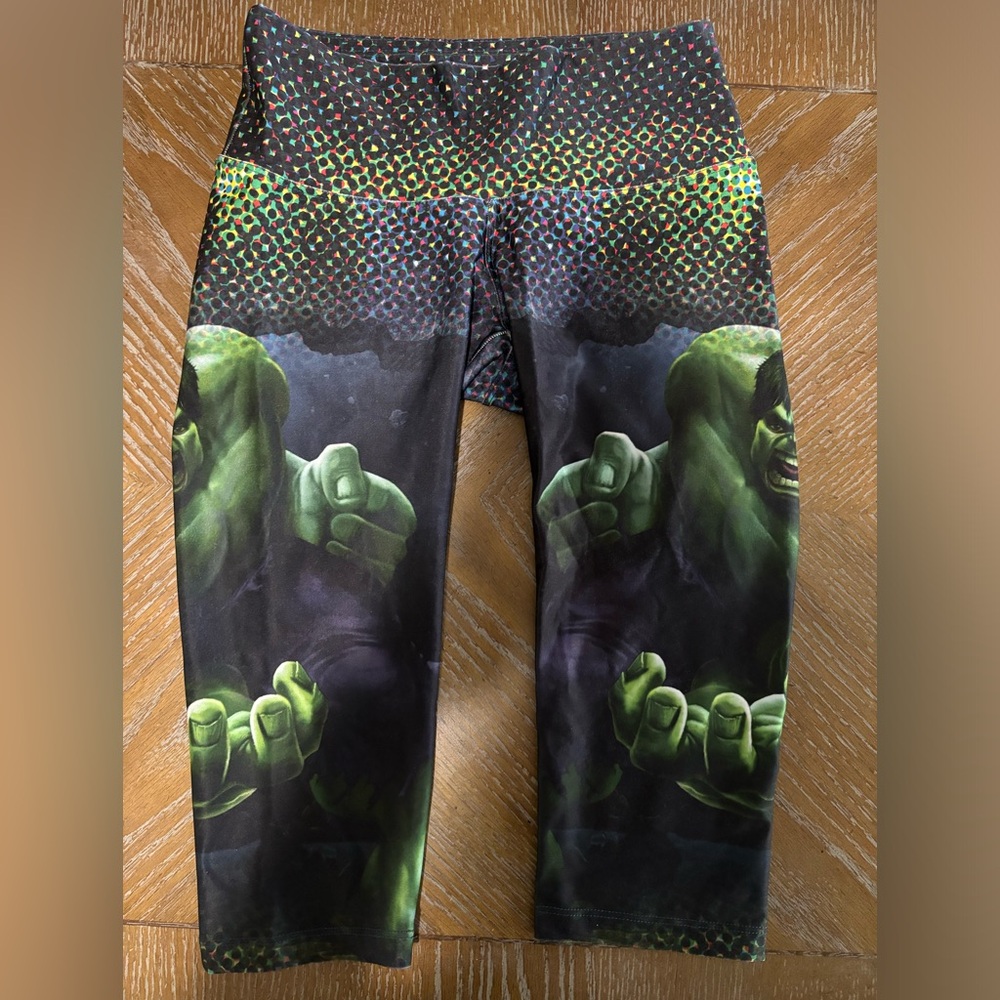Sadhana Marvel Comic Hulk knee length leggings size small, pre-owned